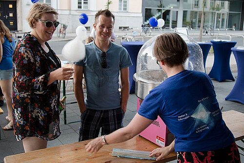 Zentraler Infostand der HTWK Leipzig Zentraler Infostand der HTWK Leipzig