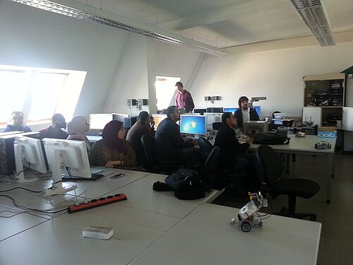 Jordanische Studierende bei Roberta Jordanische Studierende bei Roberta