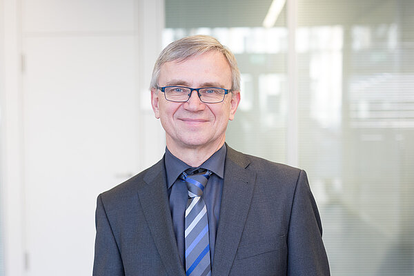 Prof. Dr. Ulrich Möller Prof. Dr. Ulrich Möller